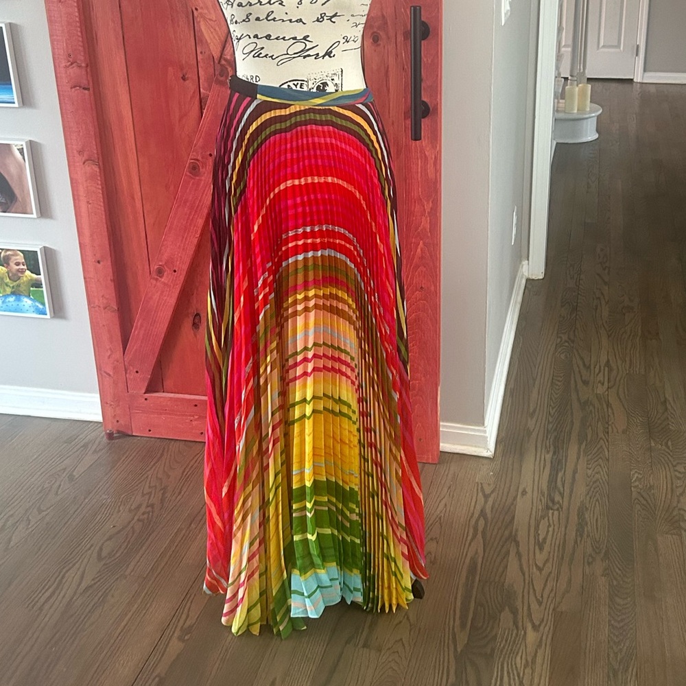 Alice+Olívia maxi pleated skirt size 6